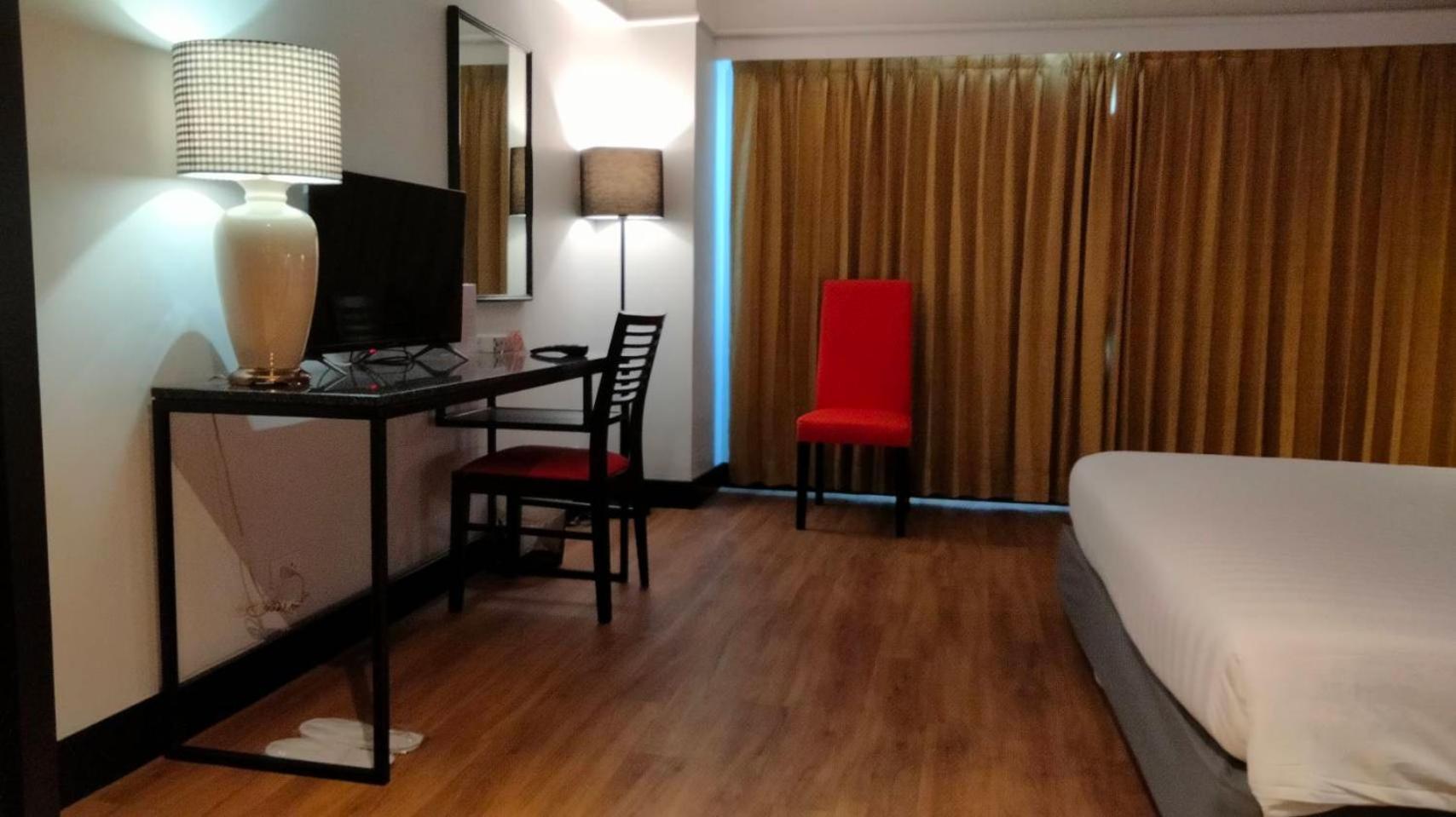 Witz Bangkok Ramkhamhaeng Hotel Exterior photo
