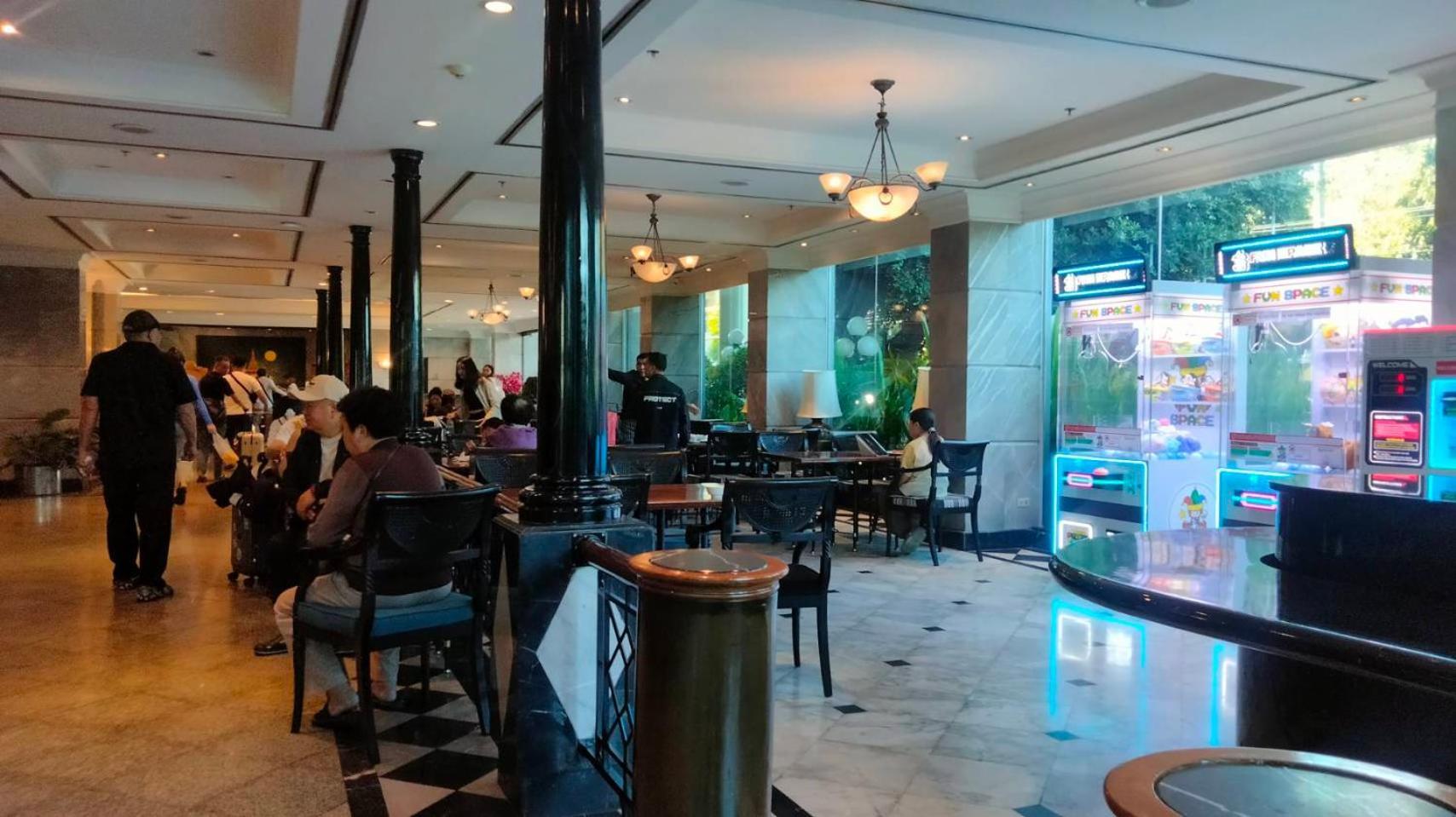 Witz Bangkok Ramkhamhaeng Hotel Exterior photo